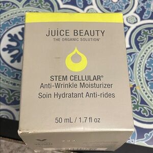 Juice Beauty Stem Cellular Anti-Wrinkle Moisturizer - Yellow and Gray Packaging